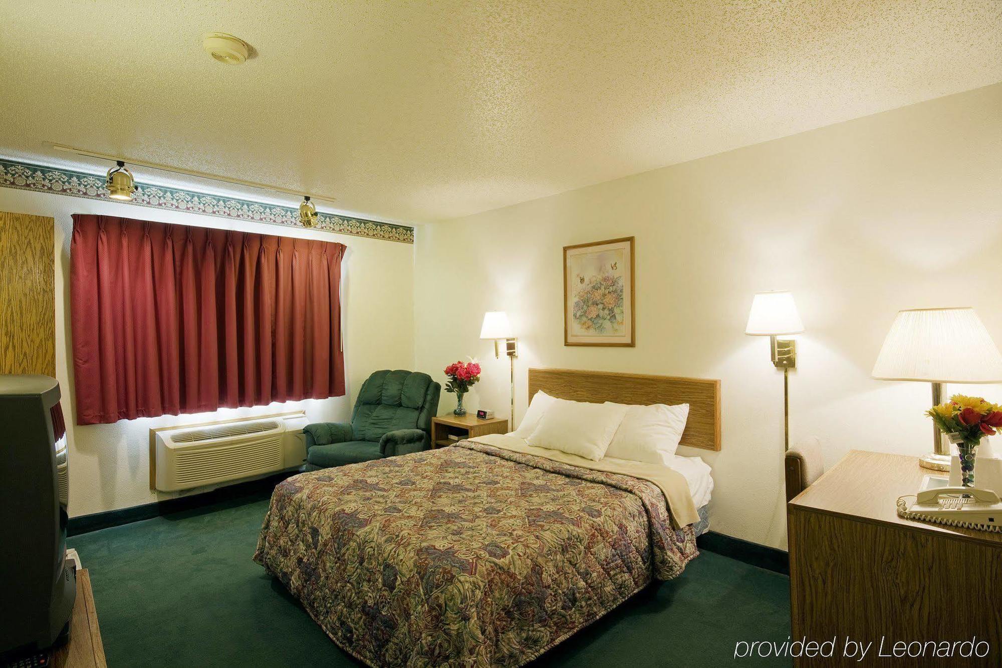 Americas Best Value Inn And Suites - Nevada Room photo